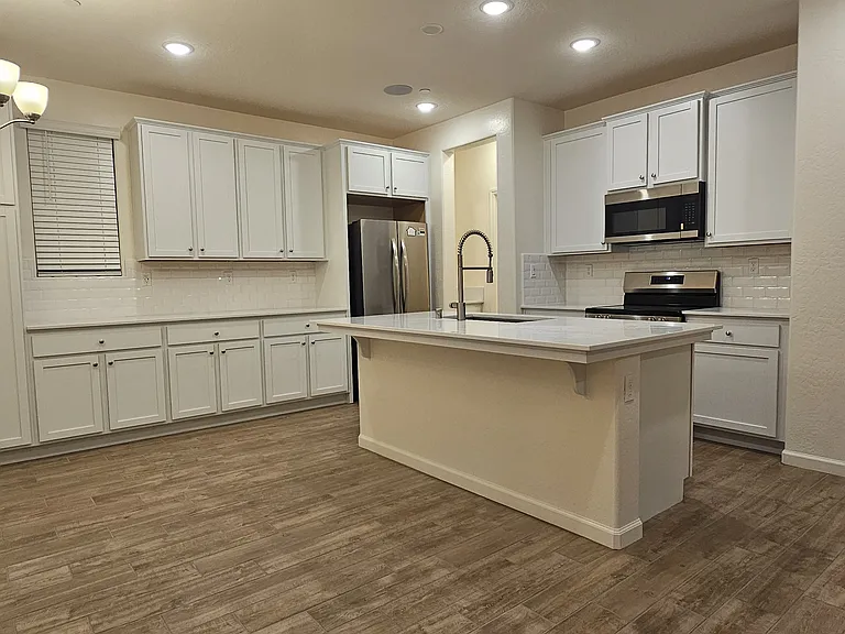 1539 Foxhill Ln — Photo 8