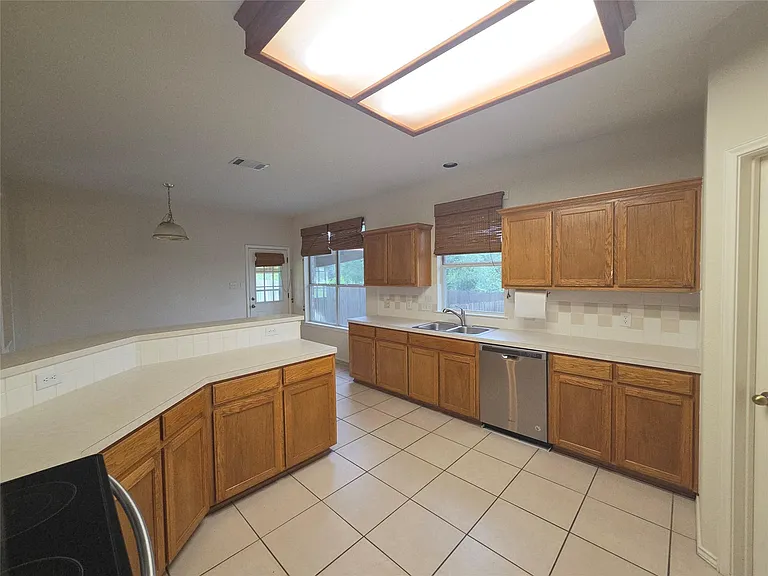 3208 Santee Dr — Photo 7