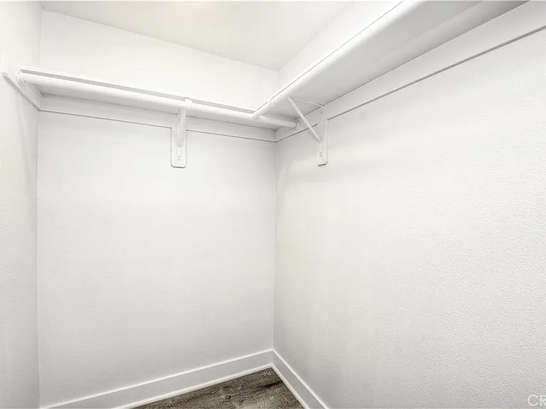375 Termino Ave #C — Photo 10