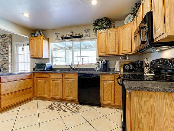 4th image of 6032 W Sunnyside Dr
