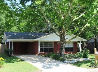 325 Mincheck Rd, Ocean Springs, MS 39564