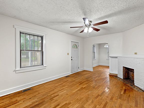 5th image of 615 S Broadview Ave