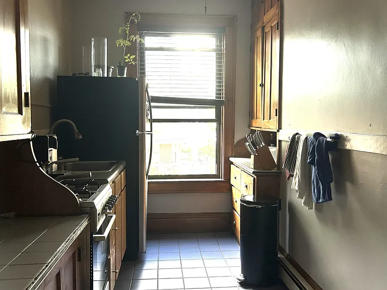 2202 Hennepin Ave E — Photo 11