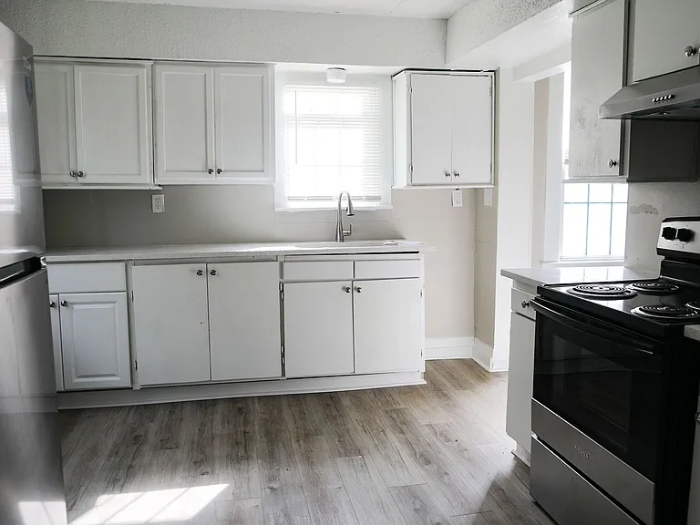 3922 Evergreen St #MAIN — Photo 3