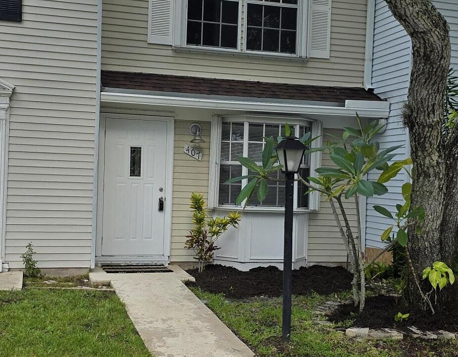 1st image of 407 Georgian Park Dr