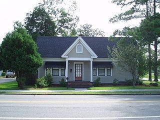 1st image of 506 Simmons St