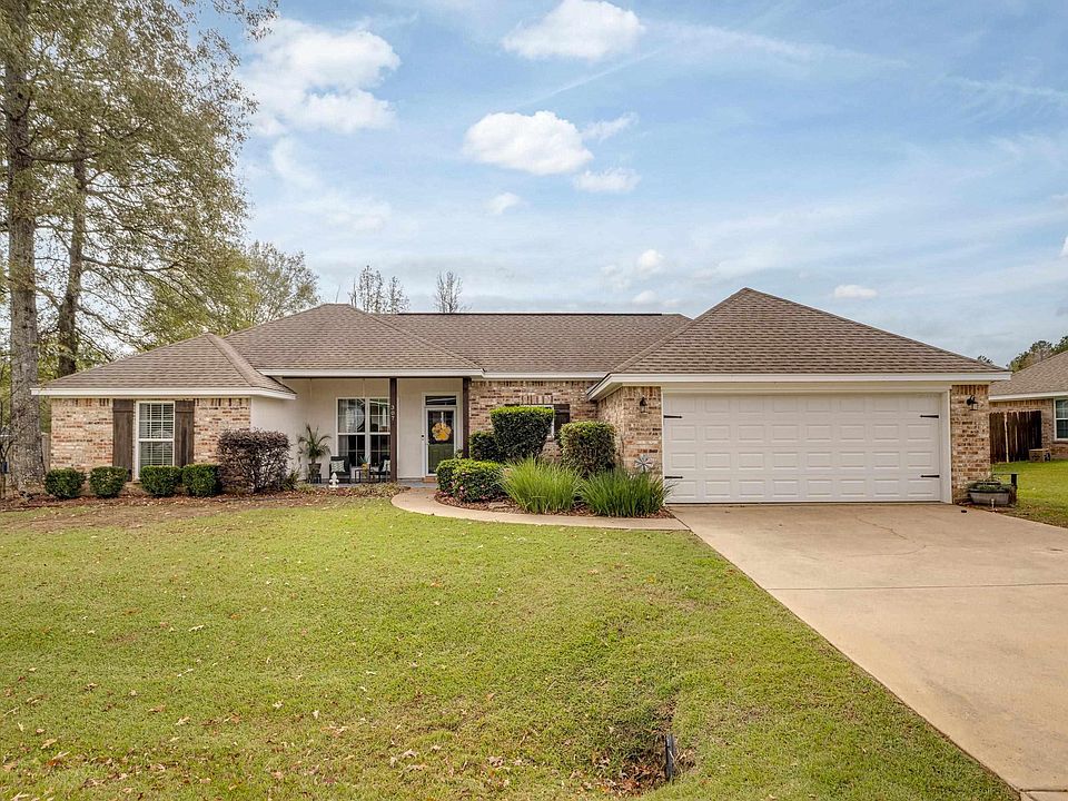 1st image of 307 Willow Creek Dr