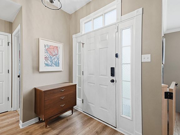 4th image of 1025 Knights Dr