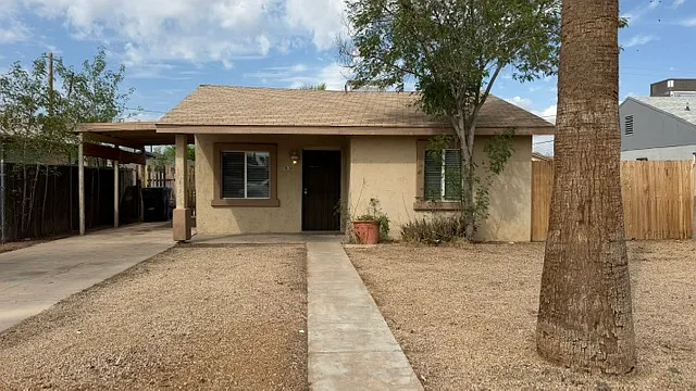 2 bedroom 2 bathroom near 202 Freeway — Photo 1