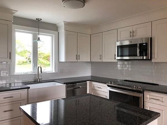 3rd image of 49 Vaughan St