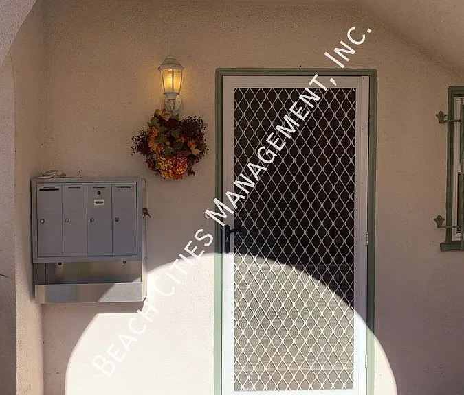 40 Glendora Ave — Photo 3