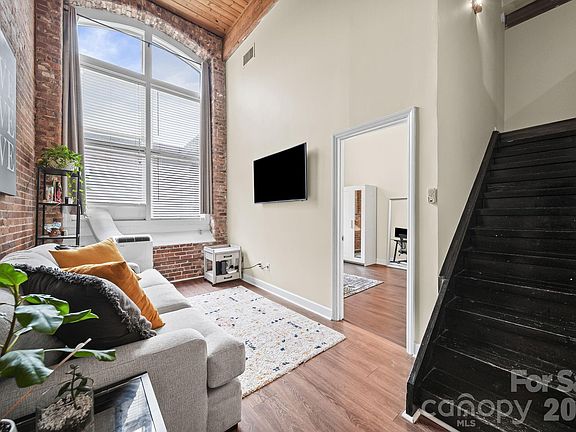 2nd image of 201 S Hoskins Rd APT 129