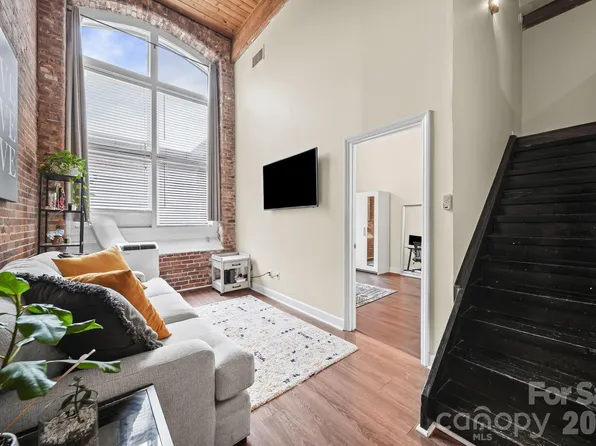 201 S Hoskins Rd APT 129, Charlotte, NC 28208