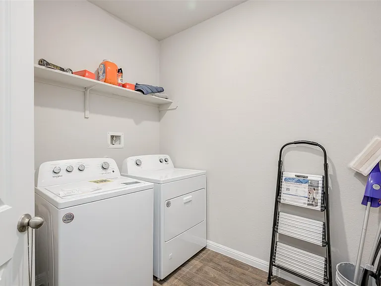 102 Rainmaker Cv — Photo 21