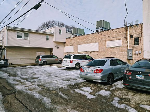 4th image of 6155 W Fullerton Ave