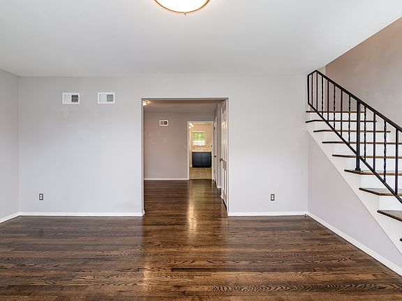3rd image of 231 W Washington Ave