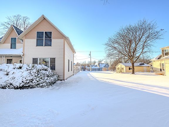 4th image of 117 N Martha St