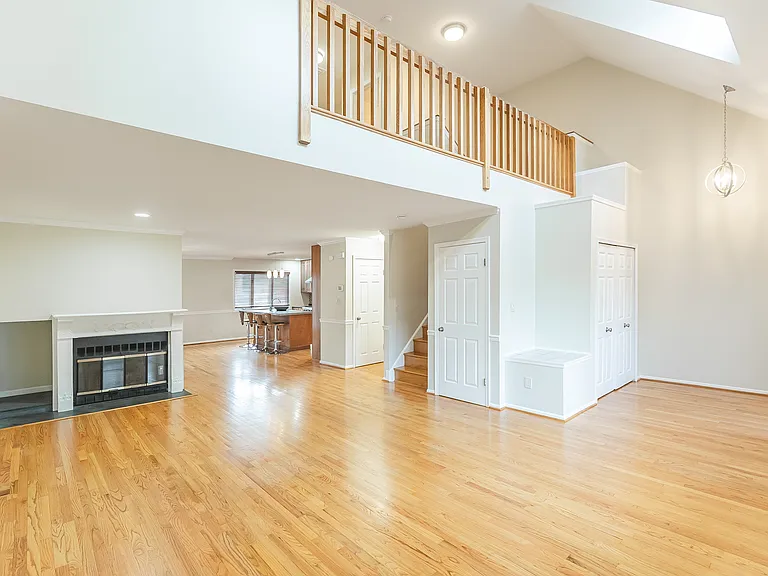 23 Exeter Ct — Photo 2