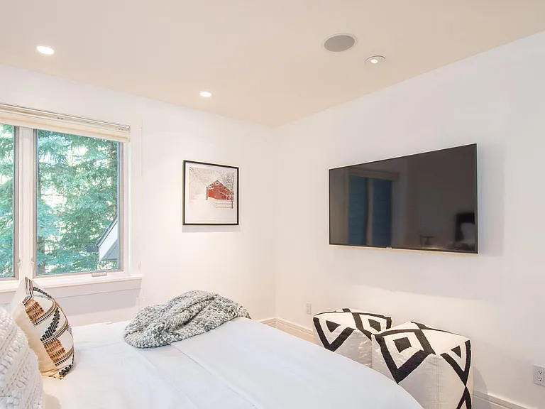 623 Faraway Rd — Photo 18