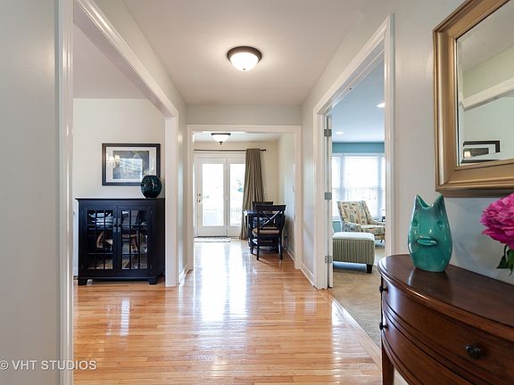 4th image of 300 Mayfair Dr