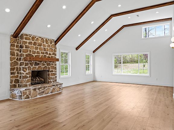 5th image of 9106 Pleasant Ln