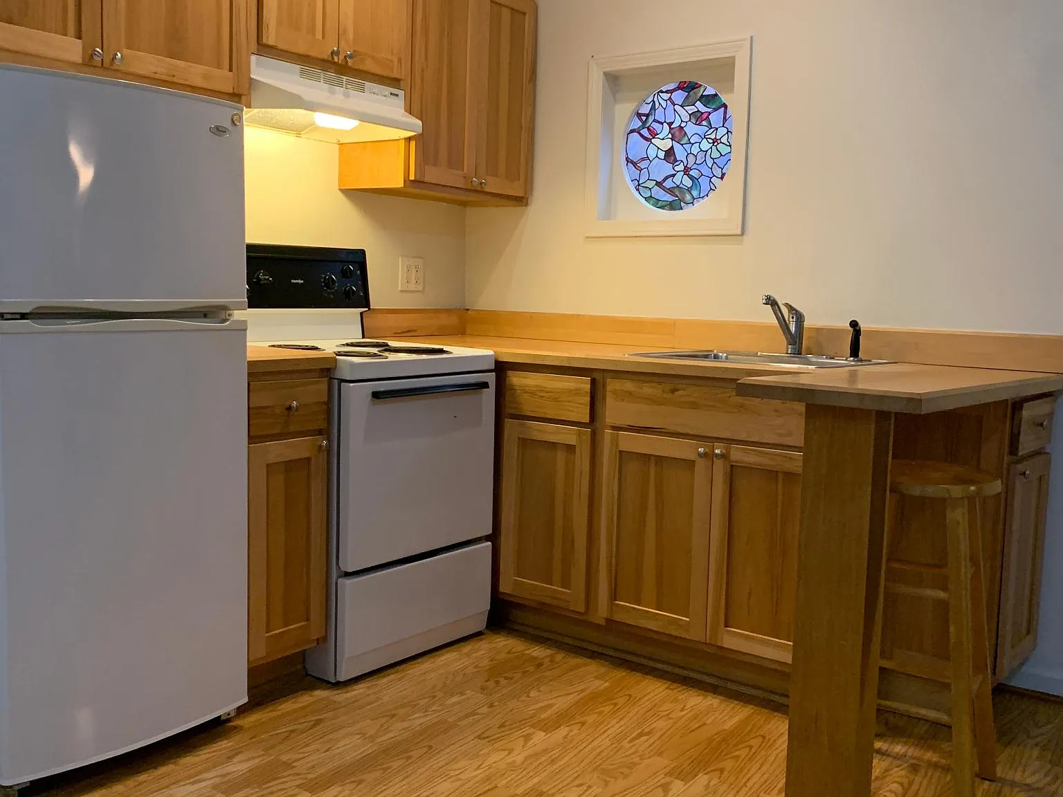 Studio, 300 sqft, $850 — Photo 3