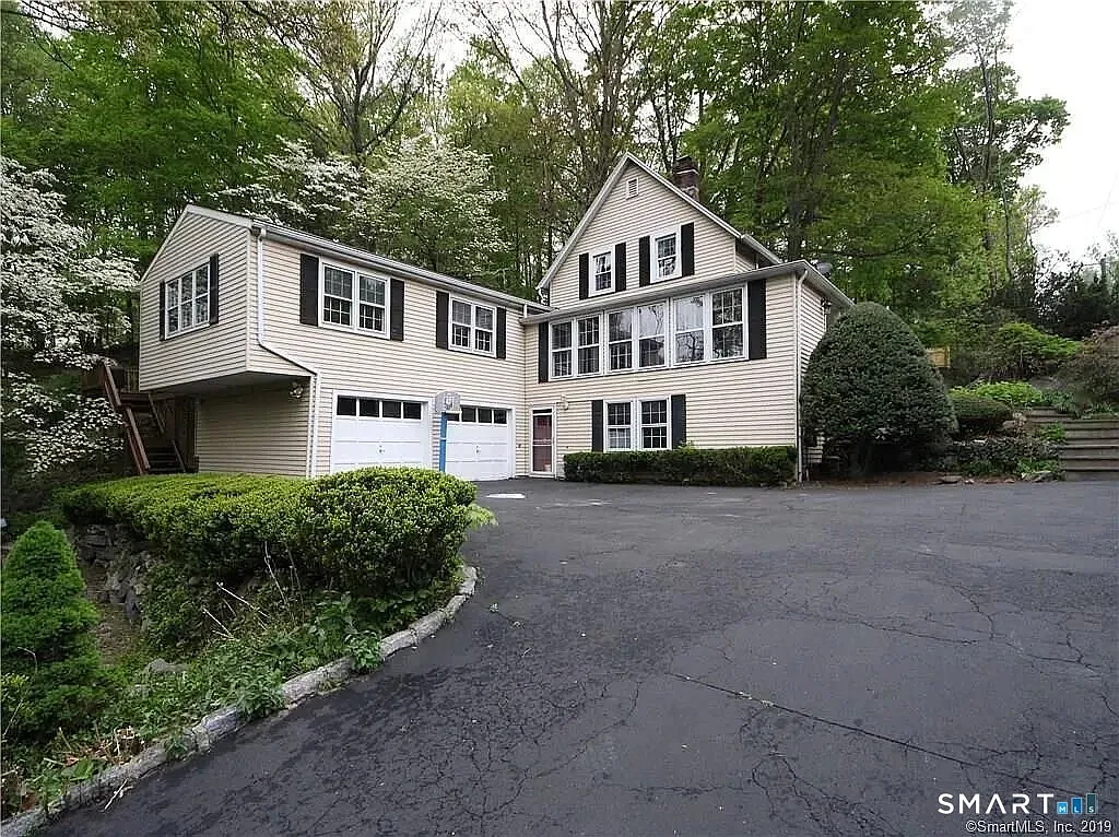 3 bed, 3.0 bath, 2200 sqft, $4,975 — Photo 1