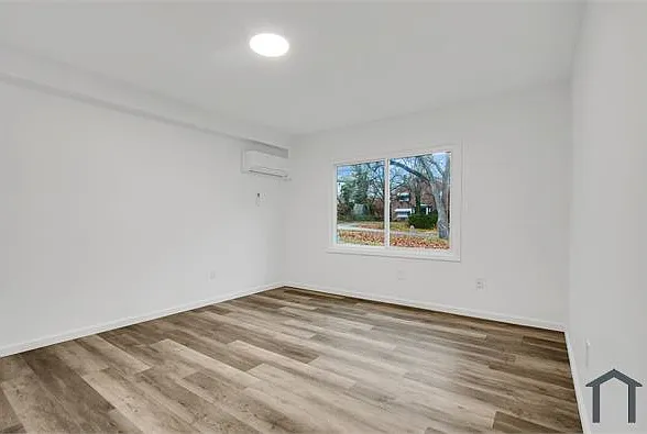343 Sheffield Ave #B — Photo 2