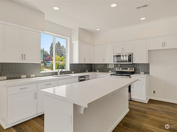 5th image of 6557 156th Street E