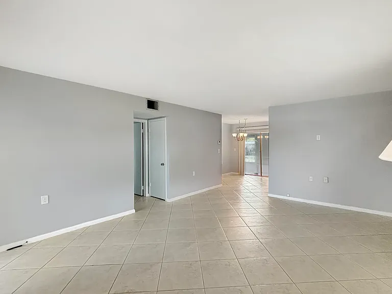 3154 Meridian Way S #6 — Photo 12