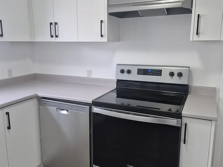 649 Rideau St #5 — Photo 20