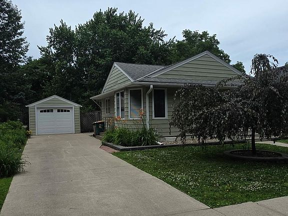 2nd image of 806 Lincoln Ave