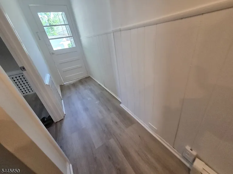 323 William St #1 — Photo 10