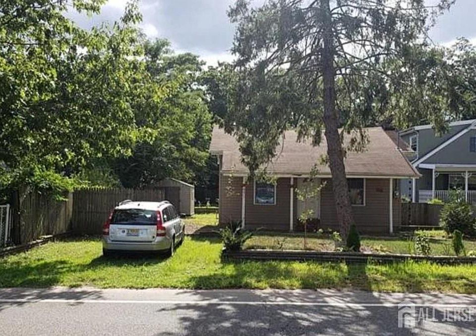 1st image of 1651 W Princeton Ave