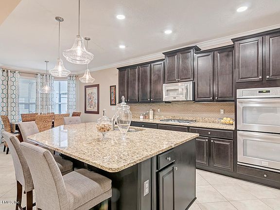 5th image of 60 Stony Ford Dr