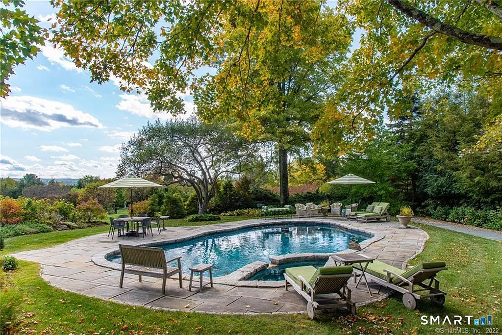 4 bed, 5.5 bath, 5225 sqft, $5,800 — Photo 2