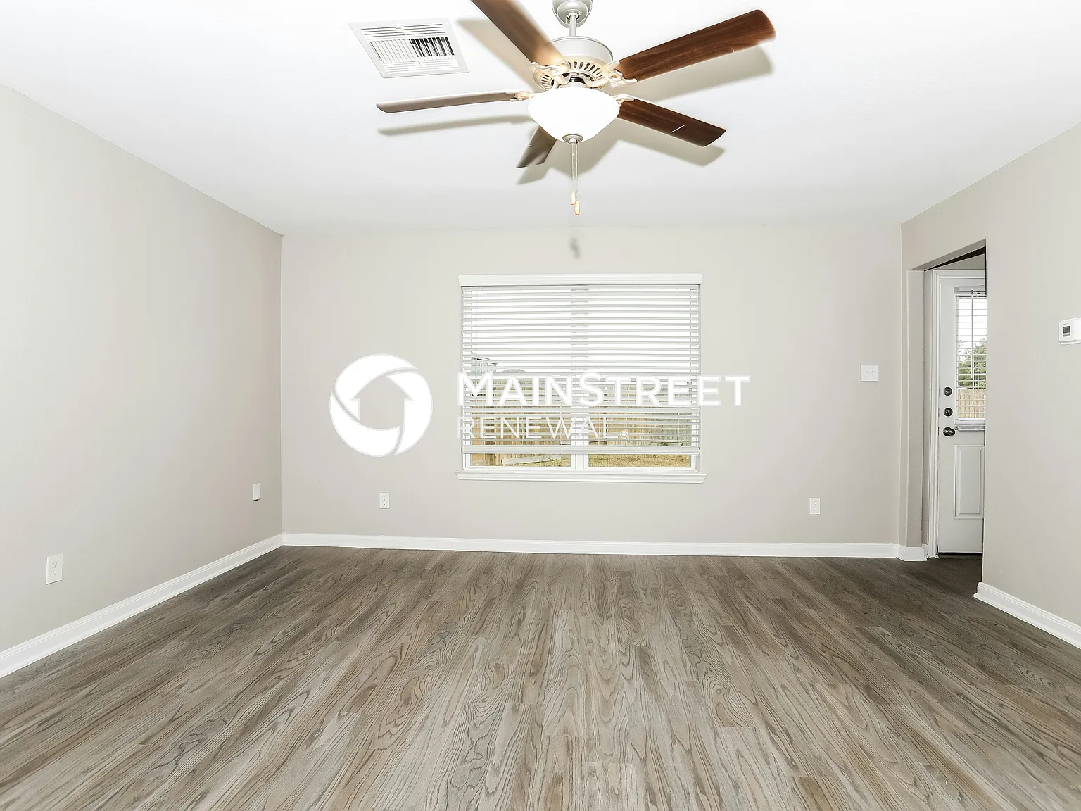 25208 Dickens Drive — Photo 2