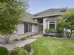 540 Waycliffe Dr N, Wayzata, MN 55391