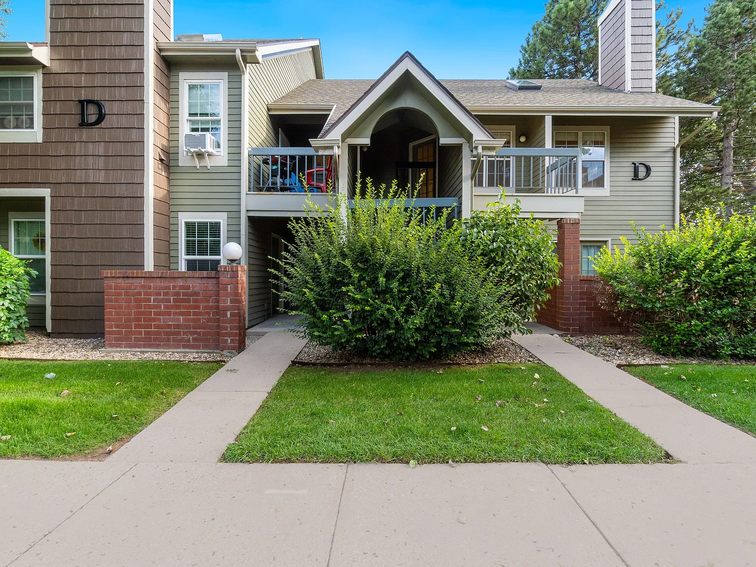 2 bed, 1.5 bath, 848 sqft, $1,650 — Photo 1