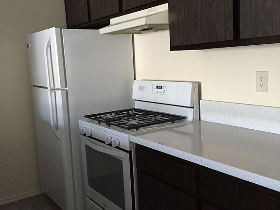 5th image of 116 Rose Ave APT 3