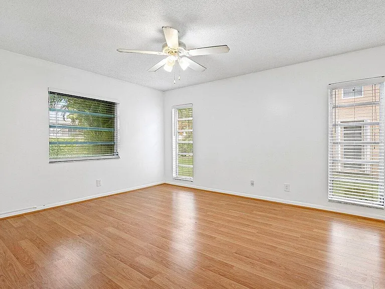 1021 Flame Vine Ave — Photo 14