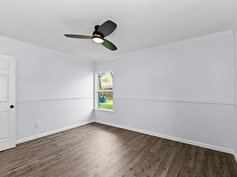 1307 Yorkshire Dr — Photo 33