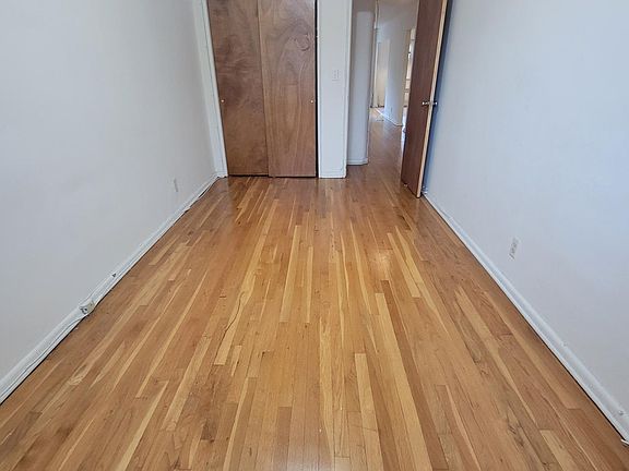 4th image of 4301 209th St