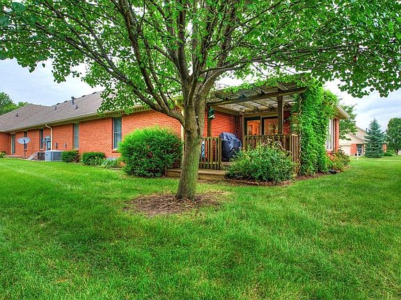 5th image of 2748 Colony Lake Dr W Unit A