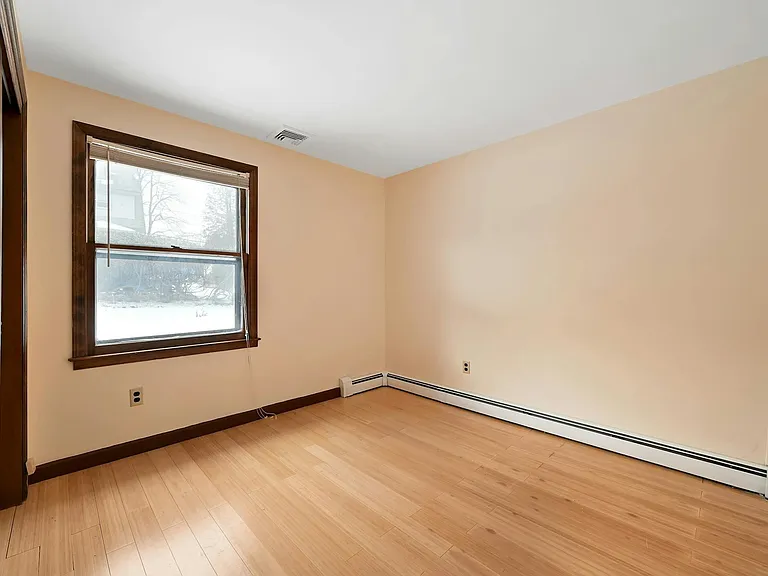 27 Beech St — Photo 12