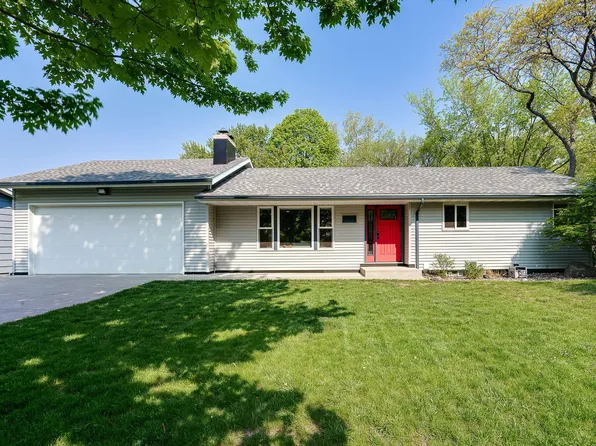 5068 Belwood Ln, Minnetonka, MN 55345