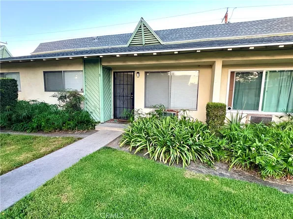 15712 Pasadena Ave APT 8, Tustin, CA 92780