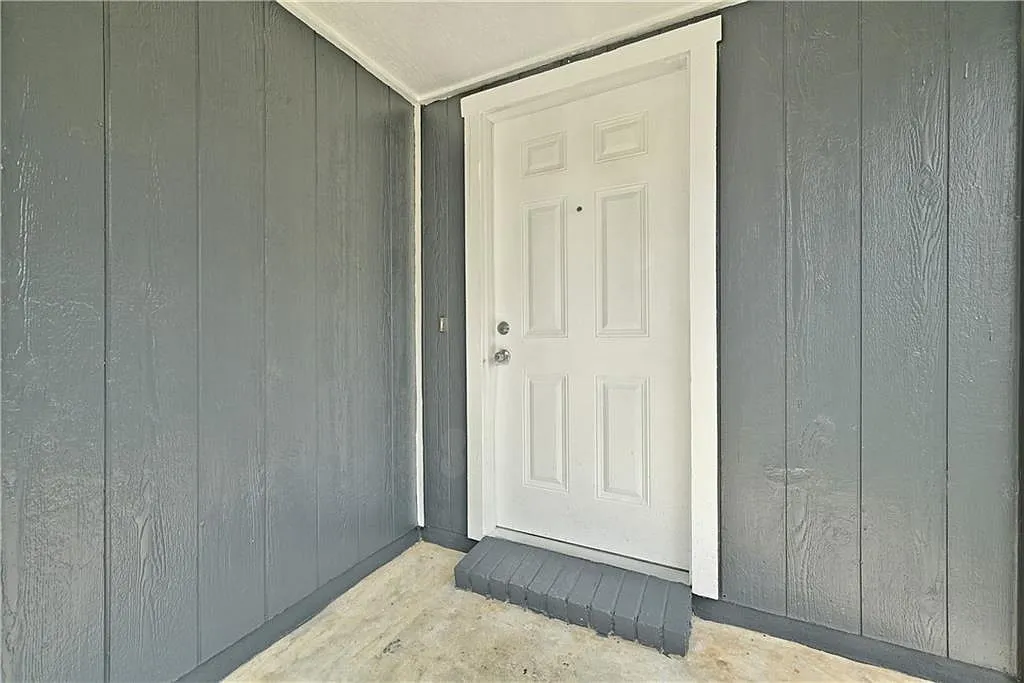 3 bed, 2.0 bath, 1347 sqft, $1,650 — Photo 3