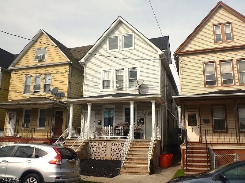 1 bed, 1.0 bath, $2,000 — Photo 1