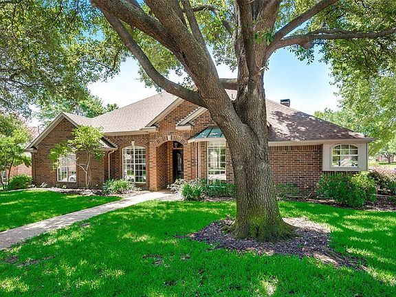 3rd image of 1701 Crestedge Ct